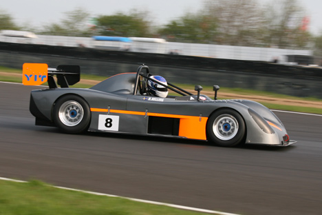 Robert Helling i sin Radical racer